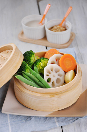 マルハ物産ご馳走歳時記6月 2色のソースの簡単蒸し野菜